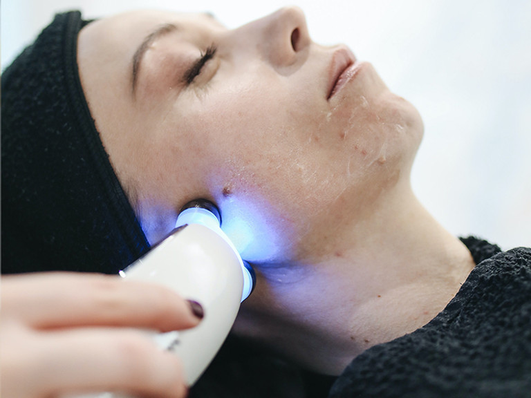 Galvanic Iron Anti-Ageing Device Treatment